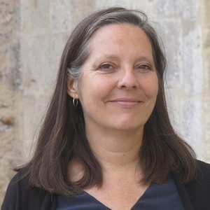 Françoise Arnold, formatrice en psychogénéalogie et auteure chez SpiriVie Formations